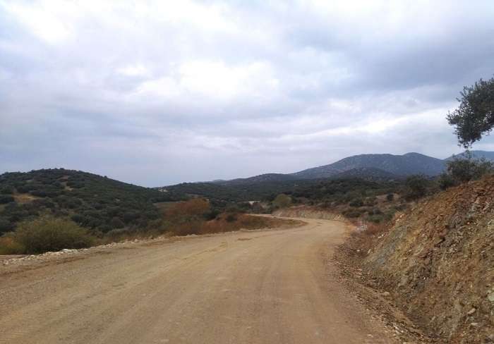 ΠΕΦΤΕΙ ΑΣΦΑΛΤΟΣ ΣΤΟ ΝΕΟ ΔΡΟΜΟ ΡΟΔΙΑ – ΓΟΝΝΟΙ ΠΟΥ ΚΑΤΑΣΚΕΥΑΖΕΙ Η ΠΕΡΙΦΕΡΕΙΑ ΘΕΣΣΑΛΙΑΣ