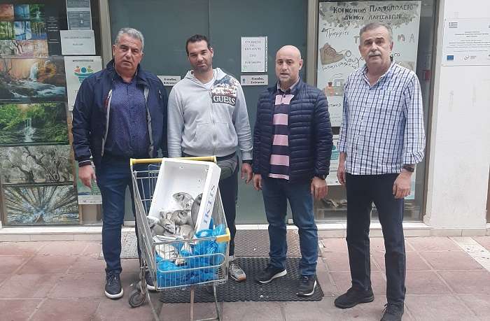 ΠΡΟΣΦΟΡΑ ΨΑΡΙΩΝ ΣΤΟ ΚΟΙΝΩΝΙΚΟ ΠΑΝΤΟΠΩΛΕΙΟ ΤΟΥ ΔΗΜΟΥ ΛΑΡΙΣΑΙΩΝ