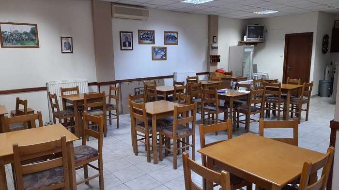 ΓΛΕΝΤΙ ΤΗΝ ΤΣΙΚΝΟΠΕΜΠΤΗ ΣΤΟ ΚΑΠΗ ΑΜΠΕΛΩΝΑ
