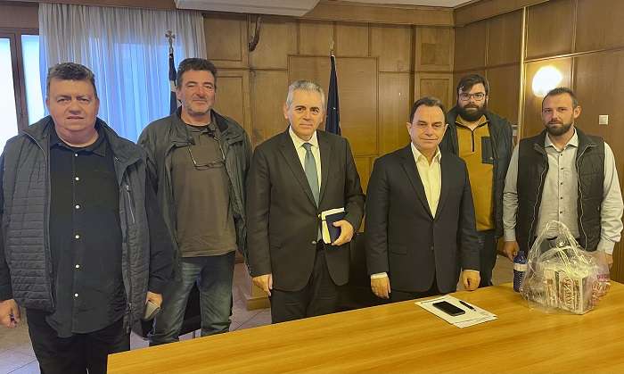 Απειλούνται με οικονομική καταστροφή οι ντοματοπαραγωγοί Φαρσάλων