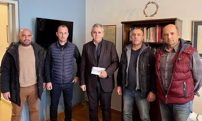 Ενίσχυση των πυροσβεστικών υπηρεσιών Λάρισας με προσωπικό και μέσα