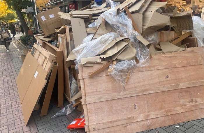 ΠΡΟΣΤΙΜΟ ΑΠΟ ΤΟ ΔΗΜΟ ΛΑΡΙΣΑΙΩΝ ΣΕ ΕΠΙΧΕΙΡΗΣΗ ΓΙΑ ΟΓΚΩΔΗ ΑΠΟΡΡΙΜΜΑΤΑ ΣΤΟ ΕΜΠΟΡΙΚΟ ΚΕΝΤΡΟ!