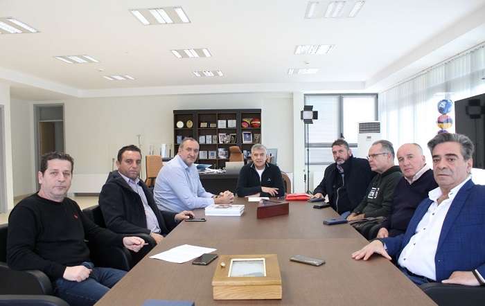 Συνάντηση Κ. Αγοραστού με τον Δήμαρχο Τυρνάβου για τη στήριξη του αγροτικού εισοδήματος
