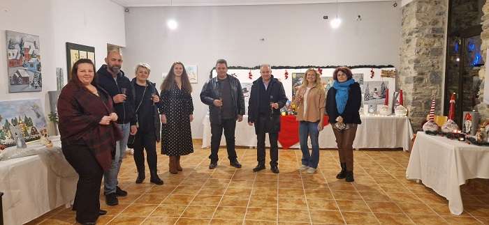 ΣΤΗΝ ΧΡΙΣΤΟΥΓΕΝΝΙΑΤΙΚΗ ΕΚΘΕΣΗ ΖΩΓΡΑΦΙΚΗΣ ΣΤΟΝ ΠΥΡΓΕΤΟ Ο ΔΗΜΑΡΧΟΣ ΤΕΜΠΩΝ Γ. ΜΑΝΩΛΗΣ