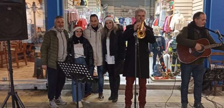 ΜΕΛΩΔΙΕΣ, ΕΥΧΕΣ ΚΑΙ ΓΛΥΚΙΣΜΑΤΑ ΣΤΟ ΚΕΝΤΡΟ ΤΟΥ ΤΥΡΝΑΒΟΥ