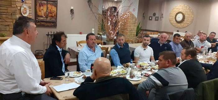 ΣΤΟ ΠΛΕΥΡΟ ΤΟΥ ΝΙΚΟΥ ΕΥΑΓΓΕΛΟΥ ΠΡΟΕΔΡΟΙ ΤΟΠΙΚΩΝ ΚΑΙ ΔΗΜΟΤΙΚΩΝ ΚΟΙΝΟΤΗΤΩΝ