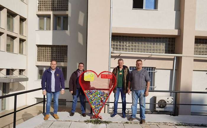 ΣΥΝΕΧΙΖΕΙ ΤΗ ΣΥΛΛΟΓΗ ΚΑΠΑΚΙΩΝ Ο ΣΥΛΛΟΓΟΣ ΥΠΑΛΛΗΛΩΝ ΓΕΕΘΑ/ΓΕΣ ΛΑΡΙΣΑΣ