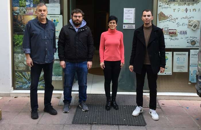 ΛΑΡΙΣΑ: ΠΡΟΣΦΟΡΑ ΤΡΟΦΙΜΩΝ & ΕΙΔΩΝ ΠΡΩΤΗΣ ΑΝΑΓΚΗΣ ΑΠΟ ΤΟ Δ.Σ. ΝΕΟΛΑΙΑΣ ΣΤΟ ΚΟΙΝΩΝΙΚΟ ΠΑΝΤΟΠΩΛΕΙΟ