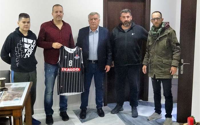 ΣΤΟΝ ΘΑΝΑΣΗ ΝΑΣΙΑΚΟΠΟΥΛΟ Η ΔΙΟΙΚΗΣΗ ΤΗΣ ΟΜΑΔΑΣ ΜΠΑΣΚΕΤ «ΝΙΚΑΙΑ 2012»