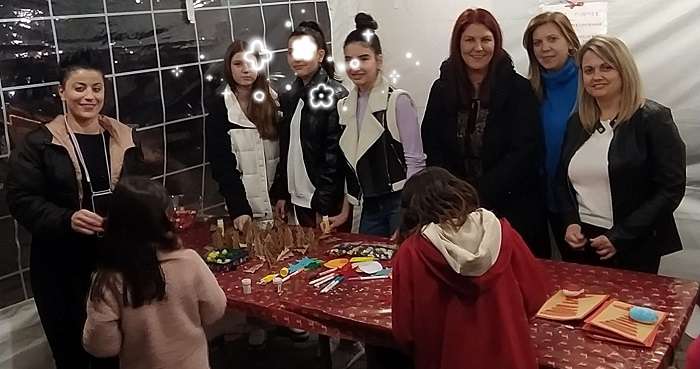 ΕΝΕΡΓΑ ΣΤΙΣ ΧΡΙΣΤΟΥΓΕΝΝΙΑΤΙΚΕΣ ΕΚΔΗΛΩΣΕΙΣ ΤΟΥ ΣΥΚΟΥΡΙΟΥ ΜΑΘΗΤΕΣ ΚΑΙ ΓΟΝΕΙΣ ΤΟΥ ΓΥΜΝΑΣΙΟΥ