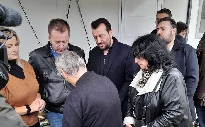 ΤΙΣ ΑΘΛΙΕΣ ΣΥΝΘΗΚΕΣ ΣΤΑ ΚΟΝΤΕΪΝΕΡ ΤΩΝ ΣΕΙΣΜΟΠΛΗΚΤΩΝ ΣΕ ΔΑΜΑΣΙ – ΜΕΣΟΧΩΡΙ ΔΙΑΠΙΣΤΩΣΕ Ο ΝΙΚΟΣ ΠΑΠΠΑΣ