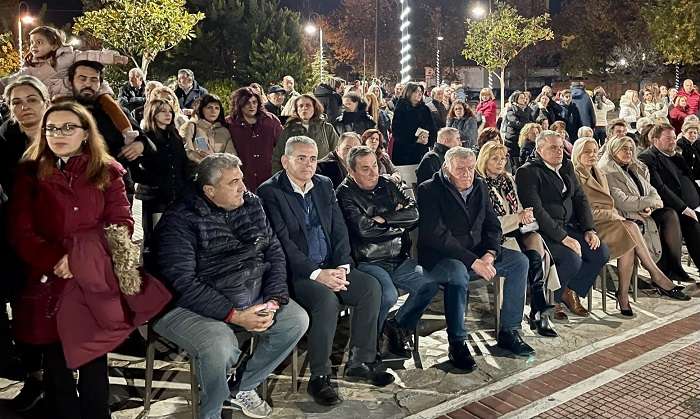 ΤΑ ΧΡΙΣΤΟΥΓΕΝΝΙΑΤΙΚΑ ΔΡΩΜΕΝΑ ΤΩΝ ΗΜΕΡΩΝ ΜΑΣ ΔΙΝΟΥΝ ΑΝΑΤΑΣΗ ΚΑΙ ΑΙΣΙΟΔΟΞΙΑ