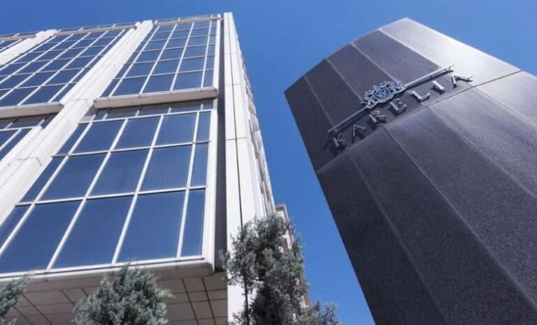 ΚΑΡΕΛΙΑΣ: ΔΙΝΕΙ ΚΑΙ 15ο ΜΙΣΘΟ ΣΤΟΥΣ ΕΡΓΑΖΟΜΕΝΟΥΣ – ΠΟΛΛΕΣ ΟΙ ΕΚΤΑΚΤΕΣ ΠΑΡΟΧΕΣ