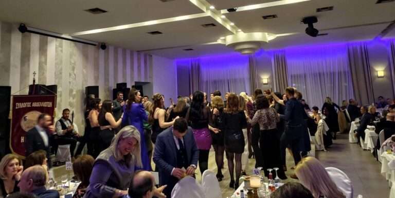 ΧΟΡΕΨΑΝ ΟΙ ΑΒΔΕΛΛΙΩΤΕΣ (ΦΩΤΟΡΕΠΟΡΤΑΖ)