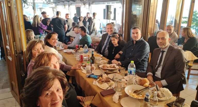 ΣΤΟ ΧΟΡΟ ΤΟΥ Π.Σ. ΑΡΒΑΝΤΟΒΛΑΧΩΝ ΣΤΟ ΑΡΓΥΡΟΠΟΥΛΙ Ο ΔΗΜΑΡΧΟΣ ΤΥΡΝΑΒΟΥ