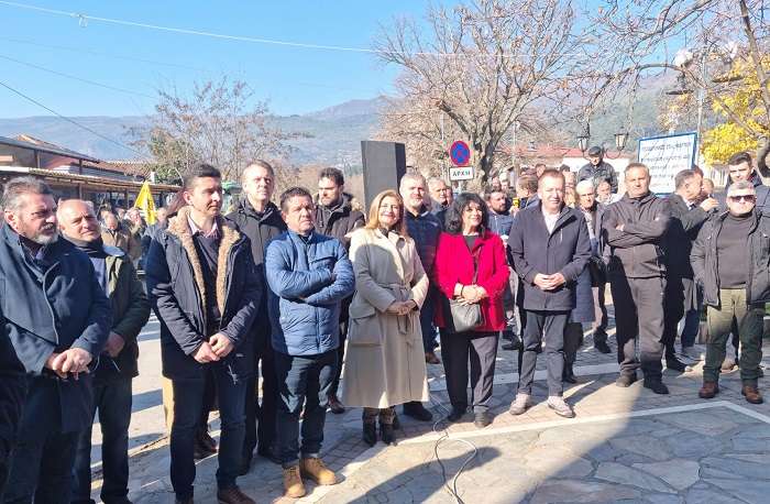 Η ΆΝΝΑ ΒΑΓΕΝΑ ΣΤΟ ΜΑΖΙΚΟ ΣΥΛΛΑΛΗΤΗΡΙΟ ΤΩΝ ΑΓΡΟΤΩΝ ΣΤΗΝ ΑΓΙΑ