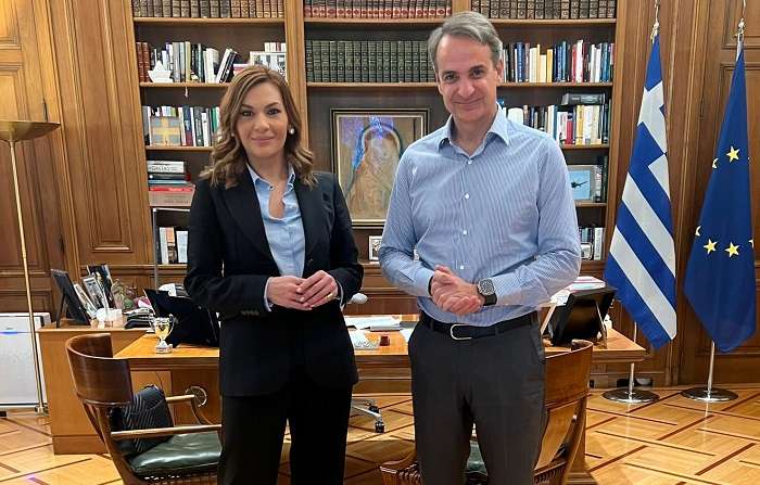 ΣΥΝΑΝΤΗΣΗ ΚΥΡ. ΜΗΤΣΟΤΑΚΗ – ΣΤ. ΜΠΙΖΙΟΥ ΣΤΟ ΜΕΓΑΡΟ ΜΑΞΙΜΟΥ