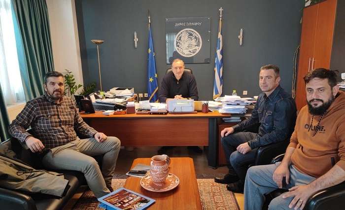 ΜΕ ΤΟ ΣΥΛΛΟΓΟ ΜΠΟΥΡΑΝΙ – ΓΑΪΤΑΝΑΚΙ ΣΥΝΑΝΤΗΘΗΚΕ Ο ΔΗΜΑΡΧΟΣ ΤΥΡΝΑΒΟΥ