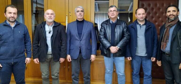 ΜΕ ΤΗΝ ΟΜΟΣΠΟΝΔΙΑ ΜΕΛΙΣΣΟΚΟΜΙΚΩΝ ΣΥΛΛΟΓΩΝ ΕΛΛΑΔΟΣ ΣΥΝΑΝΤΗΘΗΚΕ Ο Σ. ΚΕΔΙΚΟΓΛΟΥ
