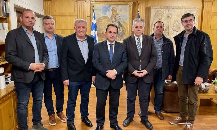 ΝΑ ΔΟΘΕΙ ΟΡΙΣΤΙΚΗ ΛΥΣΗ ΣΤΟ ΙΔΙΟΚΤΗΣΙΑΚΟ ΠΡΟΒΛΗΜΑ ΣΤΑ ΠΑΡΑΚΑΡΛΙΑ