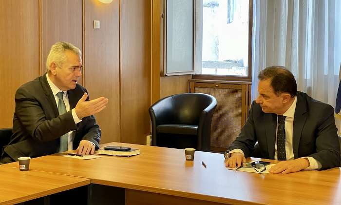 Μ. ΧΑΡΑΚΟΠΟΥΛΟΣ ΣΕ Γ. ΓΕΩΡΓΑΝΤΑ: ΕΞΕΤΑΣΤΕ ΤΙΣ ΠΡΟΤΑΣΕΙΣ ΕΠΙΛΑΧΟΝΤΩΝ ΣΤΑ ΣΧΕΔΙΑ ΒΕΛΤΙΩΣΗΣ