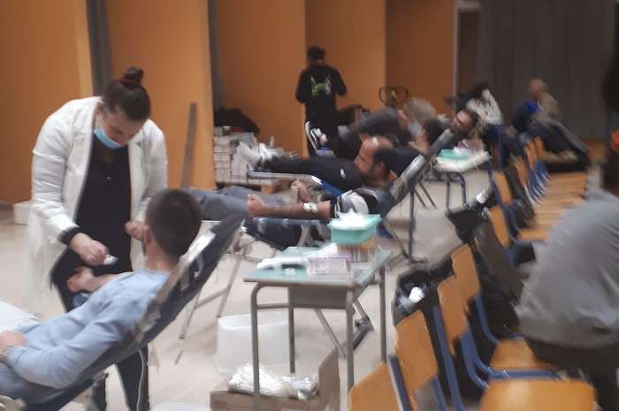 ΕΘΕΛΟΝΤΙΚΗ ΑΙΜΟΔΟΣΙΑ ΣΤΟ 6ο ΕΣΠΕΡΙΝΟ ΕΠΑ.Λ ΛΑΡΙΣΑΣ