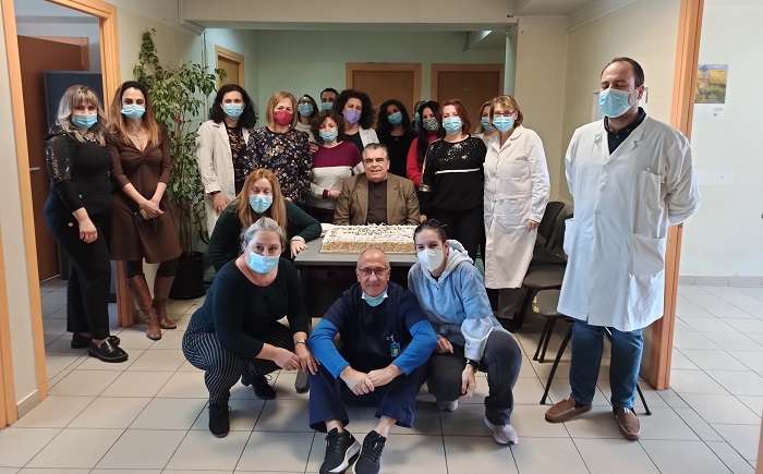 ΕΚΟΨΕ ΠΙΤΑ ΤΟ ΚΕΝΤΡΟ ΥΓΕΙΑΣ ΛΑΡΙΣΑΣ