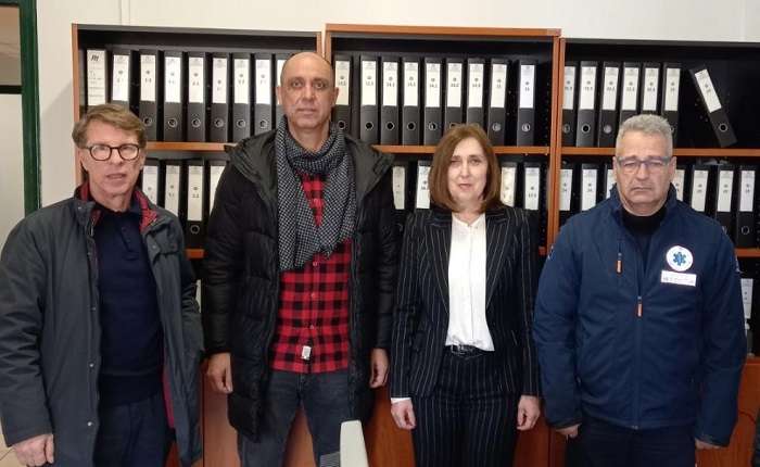 ΕΚΠΑΙΔΕΥΣΗ ΜΑΘΗΤΩΝ ΔΗΜΟΤΙΚΩΝ ΣΤΗ ΧΡΗΣΗ ΑΠΙΝΙΔΩΤΗ ΚΑΙ ΣΤΗΝ ΠΑΡΟΧΗ ΠΡΩΤΩΝ ΒΟΗΘΕΙΩΝ