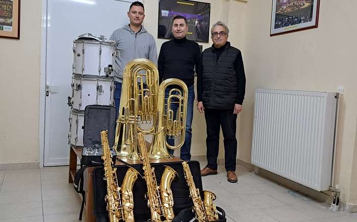 ΚΑΙΝΟΥΡΙΑ ΜΟΥΣΙΚΑ ΟΡΓΑΝΑ ΓΙΑ ΤΗ ΦΙΛΑΡΜΟΝΙΚΗ ΤΟΥ ΔΗΜΟΥ ΕΛΑΣΣΟΝΑΣ
