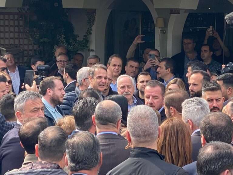 ΦΩΤΟΡΕΠΟΡΤΑΖ ΑΠΟ ΤΗΝ ΕΠΙΣΚΕΨΗ ΤΟΥ ΚΥΡ. ΜΗΤΣΟΤΑΚΗ ΣΤΟ ΚΕΝΤΡΟ ΤΗΣ ΛΑΡΙΣΑΣ