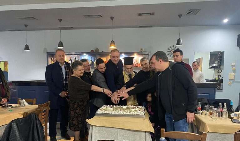 ΦΩΤΟΡΕΠΟΡΤΑΖ ΑΠΟ ΤΗΝ ΚΟΠΗ ΠΙΤΑΣ ΤΟΥ ΕΜΠΟΡΙΚΟΥ ΣΥΛΛΟΓΟΥ ΤΥΡΝΑΒΟΥ