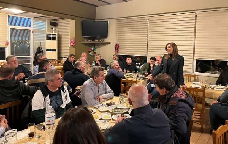 ΣΤΕΛΛΑ ΜΠΙΖΙΟΥ: ΣΥΝΑΝΤΗΣΗ ΜΕ ΕΠΑΓΓΕΛΜΑΤΙΕΣ ΤΟΥ ΠΡΩΤΟΓΕΝΟΥΣ ΤΟΜΕΑ
