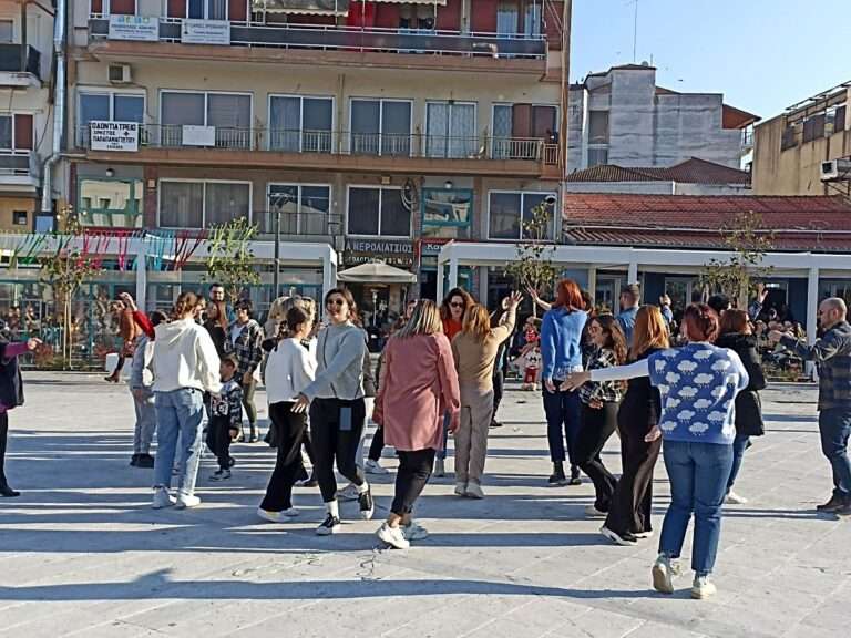 ΠΕΤΥΧΗΜΕΝΗ Η ΕΚΔΗΛΩΣΗ ΤΟΥ ΕΜΠΟΡΙΚΟΥ ΣΥΛΛΟΓΟΥ ΤΥΡΝΑΒΟΥ ΤΗΝ ΤΣΙΚΝΟΠΕΜΠΤΗ