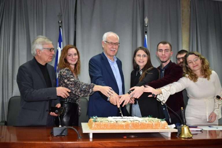 ΈΚΟΨΕ ΠΙΤΑ ΤΟ ΔΗΜΟΤΙΚΟ ΣΥΜΒΟΥΛΙΟ ΝΕΟΛΑΙΑΣ ΔΗΜΟΥ ΛΑΡΙΣΑΙΩΝ