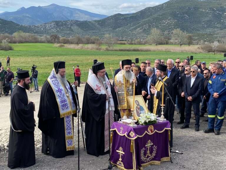 ΤΡΙΣΑΓΙΟ ΓΙΑ ΤΟΥΣ 57 ΑΔΙΚΟΧΑΜΕΝΟΥΣ ΣΤΗΝ ΤΡΑΓΩΔΙΑ ΤΩΝ ΤΕΜΠΩΝ