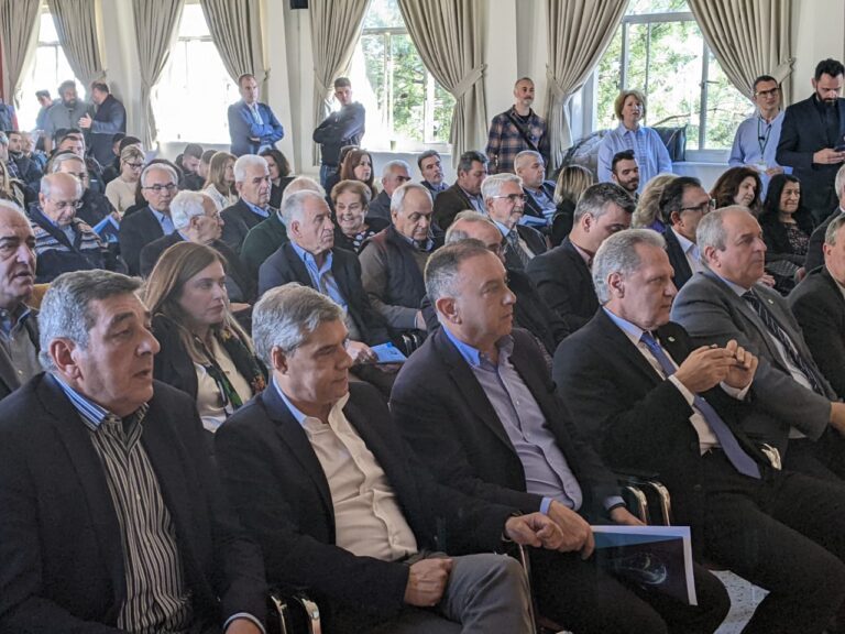 ΧΡ. ΚΕΛΛΑΣ: ΑΝΑΓΝΩΡΙΖΟΝΤΑΙ ΕΠΑΓΓΕΛΜΑΤΙΚΑ ΔΙΚΑΙΩΜΑΤΑ ΣΤΟΥΣ ΑΠΟΦΟΙΤΟΥΣ ΓΕΩΠΟΝΙΚΩΝ ΤΜΗΜΑΤΩΝ