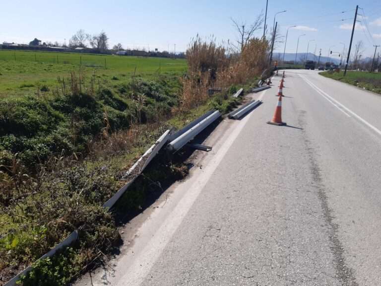 ΠΑΡΑΠΟΝΑ ΓΙΑ ΤΗΝ ΕΛΛΕΙΨΗ ΣΤΗΘΑΙΩΝ ΣΕ ΔΡΟΜΟΥΣ ΤΟΥ ΕΠΑΡΧΙΑΚΟΥ ΔΙΚΤΥΟΥ ΝΟΜΟΥ ΛΑΡΙΣΑΣ