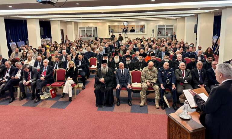 ΣΤΗΝ ΚΥΠΡΟ ΕΠΙΜΕΝΕΤΕ ΝΑ ΦΥΛΑΤΤΕΤΕ ΘΕΡΜΟΠΥΛΕΣ