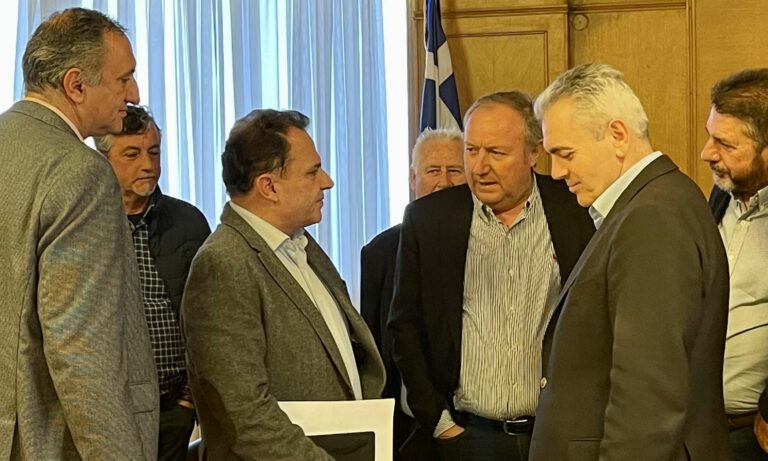 Μ. ΧΑΡΑΚΟΠΟΥΛΟΣ: ΠΑΣΧΑΛΙΝΟΣ ΜΠΟΝΑΜΑΣ 12 ΕΚΑΤ. ΕΥΡΩ ΓΙΑ ΑΓΡΟΤΕΣ ΤΗΣ ΛΑΡΙΣΑΣ