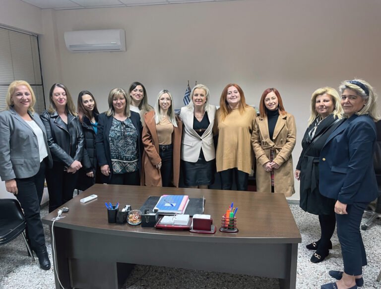 Ρ. ΚΑΡΑΛΑΡΙΩΤΟΥ: ΚΛΕΙΔΙ ΓΙΑ ΤΗ “ΖΩΝΤΑΝΙΑ” ΣΤΑ ΧΩΡΙΑ ΜΑΣ ΟΙ ΓΥΝΑΙΚΕΣ