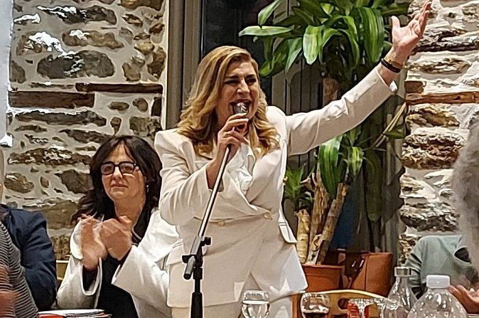 Ε. ΛΙΑΚΟΥΛΗ: Η ΑΓΙΑ ΣΗΜΕΡΑ ΔΙΝΕΙ ΙΣΧΥΡΗ ΕΝΤΟΛΗ