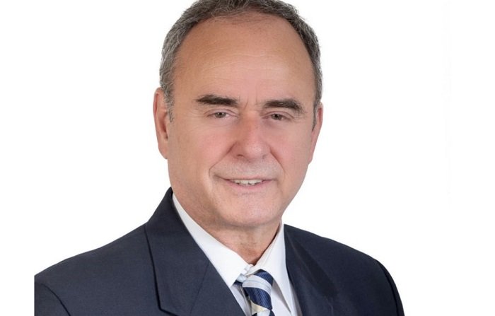 ΜΕ ΤΟΝ ΚΩΣΤΑ ΚΟΛΛΑΤΟ Ο ΒΑΓΓΕΛΗΣ ΣΙΟΝΤΑΣ