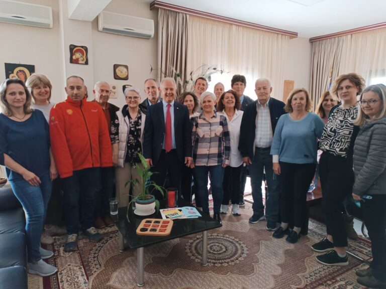 ΕΥΧΕΣ ΓΙΑ ΤΗΝ ΟΝΟΜΑΣΤΙΚΗ ΤΟΥ ΕΟΡΤΗ ΔΕΧΘΗΚΕ Ο ΔΗΜΑΡΧΟΣ ΤΕΜΠΩΝ
