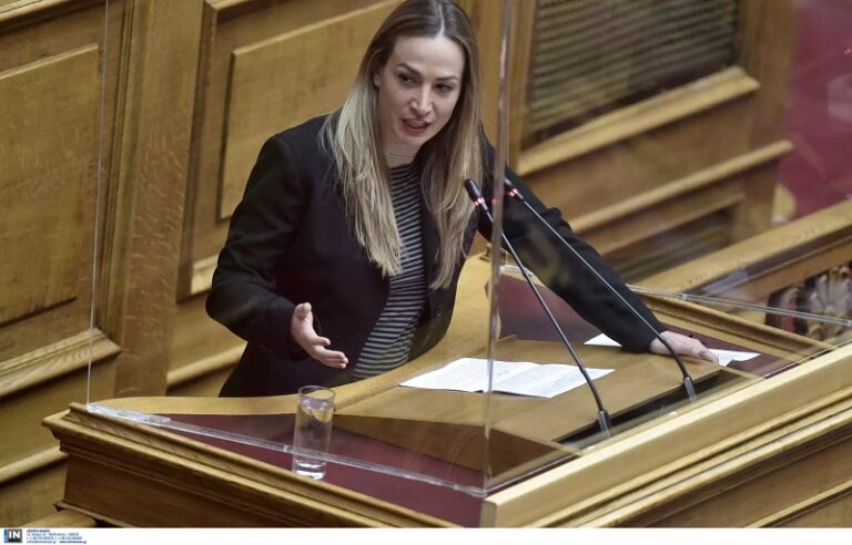ΜΑΚΡΙΑ ΑΠΟ ΤΟ ΣΑΠΙΟ, ΠΑΛΙΟ ΠΟΛΙΤΙΚΟ ΚΑΤΕΣΤΗΜΕΝΟ…