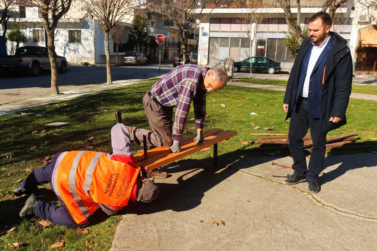 ΛΑΡΙΣΑ: ΕΝΤΥΠΩΣΙΑΚΟ «ΛΙΦΤΙΝΓΚ» ΤΟΥ ΔΗΜΟΥ ΣΤΗΝ ΠΛΑΤΕΙΑ ΤΩΝ ΗΠΕΙΡΩΤΙΚΩΝ