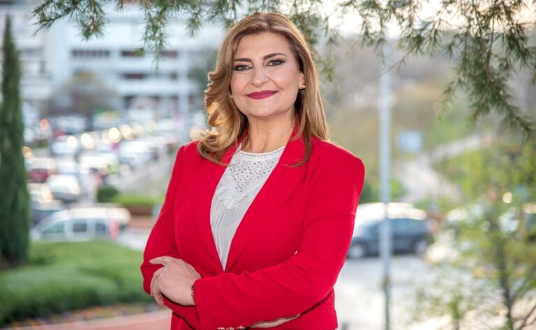 Ε. ΛΙΑΚΟΥΛΗ: ΕΠΤΑ ΑΜΕΙΛΙΚΤΑ ΕΡΩΤΗΜΑΤΑ ΣΤΗ ΒΟΥΛΗ, ΓΙΑ ΤΙΣ ΕΚΡΗΞΕΙΣ ΣΤΗΝ 111 ΠΤΕΡΥΓΑ ΜΑΧΗΣ