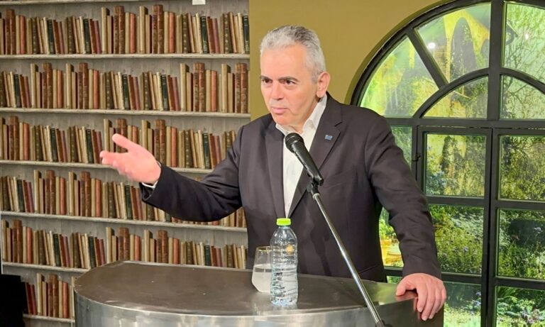 ΞΕΚΑΘΑΡΟ «ΟΧΙ» ΤΟΥ Μ. ΧΑΡΑΚΟΠΟΥΛΟΥ ΣΤΟ ΝΟΜΟΣΧΕΔΙΟ ΓΙΑ ΤΑ ΟΜΟΦΥΛΑ ΖΕΥΓΑΡΙΑ