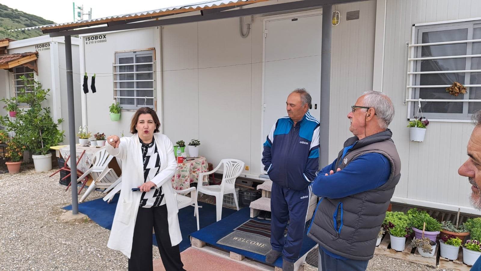 ΖΩΗ ΑΚΡΙΒΟΥΛΗ: ΤΟ ΕΠΙΤΕΛΙΚΟ ΚΡΑΤΟΣ ΚΑΙ ΟΙ ΑΡΙΣΤΟΙ ΝΑΥΑΓΗΣΑΝ ΣΤΑ ΚΟΝΤΕΪΝΕΡΣ ΤΟΥ ΔΑΜΑΣΙΟΥ