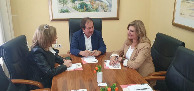 Ε. ΛΙΑΚΟΥΛΗ: ΠΑΝΤΑ ΔΙΠΛΑ ΣΤΙΣ ΜΙΚΡΟΜΕΣΑΙΕΣ ΕΠΙΧΕΙΡΗΣΕΙΣ ΤΗΣ ΛΑΡΙΣΑΣ