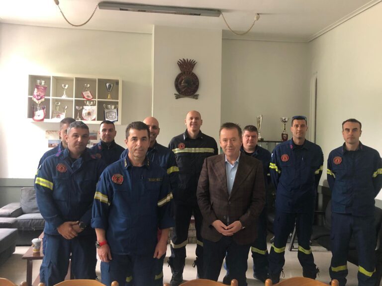 ΔΙΠΛΑ ΤΟΥΣ ΓΙΑΤΙ ΑΠΟΤΕΛΟΥΝ ΤΟΝ ΘΕΜΕΛΙΟ ΛΙΘΟ ΤΗΣ ΑΣΦΑΛΕΙΑΣ ΤΗΣ ΚΟΙΝΩΝΙΑΣ